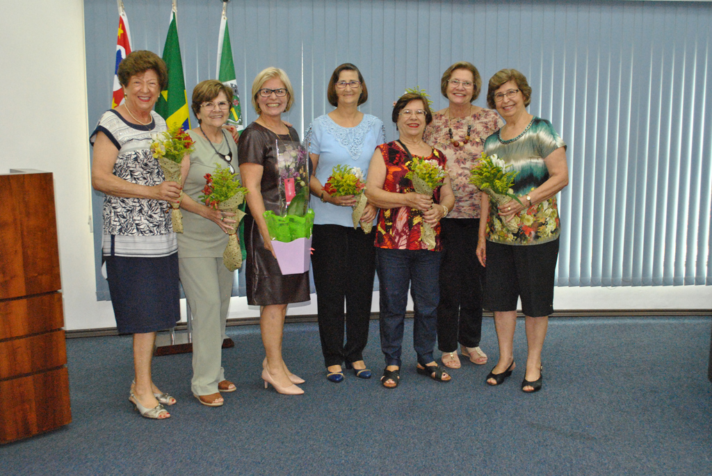 Política - Câmara homenageia professores
