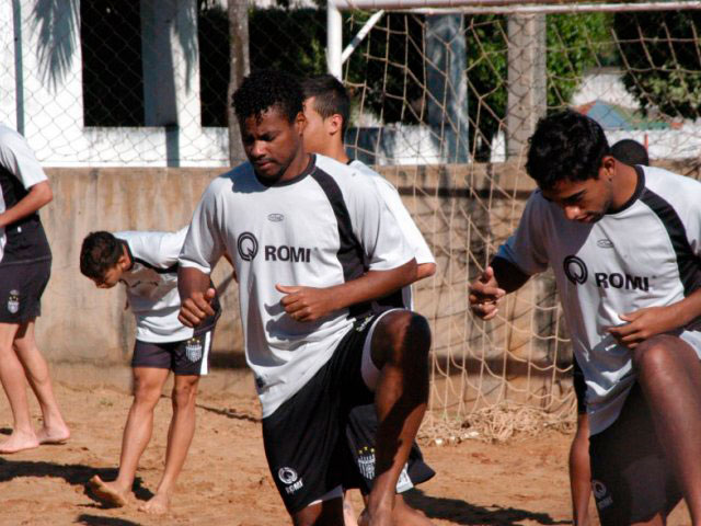 Esporte - União troca de preparador de goleiros e argentino vai chegar