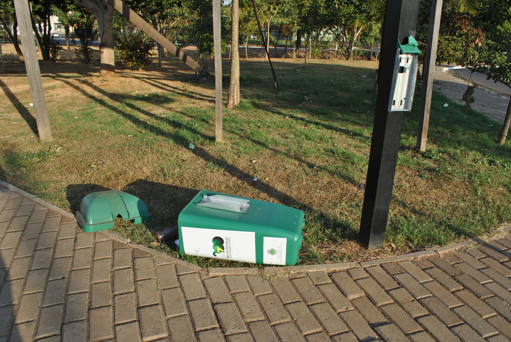 Foto Do Dia - Vandalismo