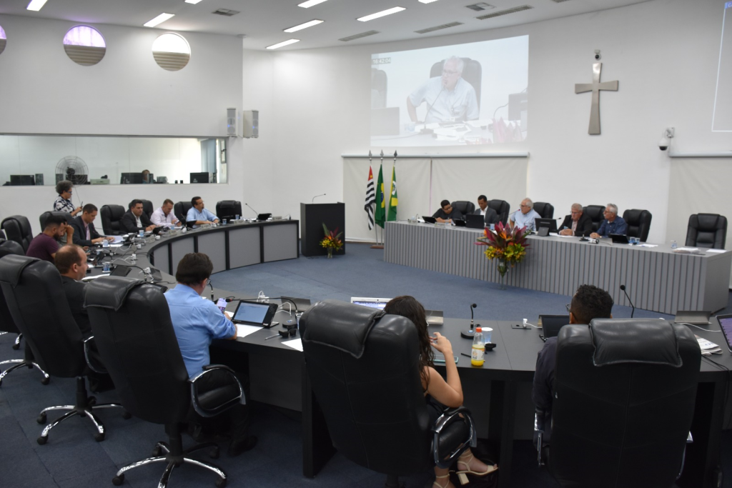 Cidades - Vereadores propõem medidas  de segurança em escolas