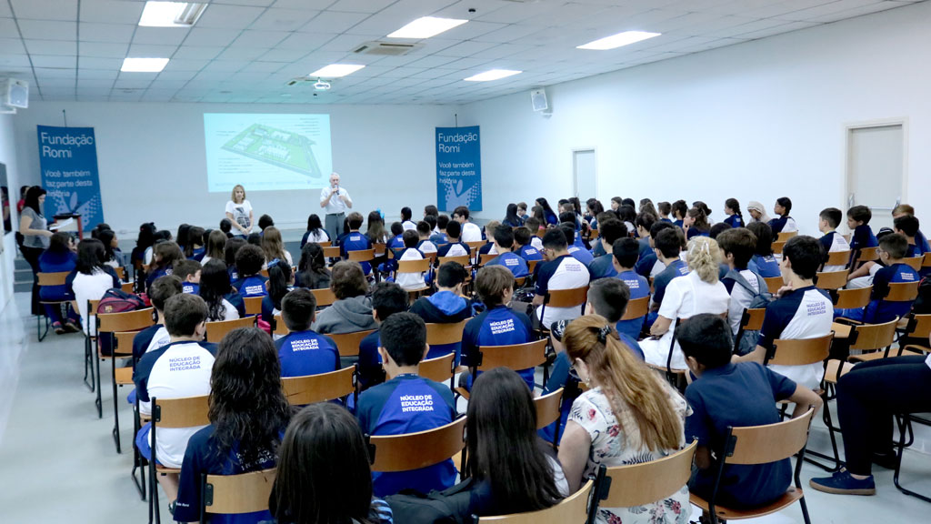 Educação - Voltas às aulas do NEI: alunos contam com novidades em 2018