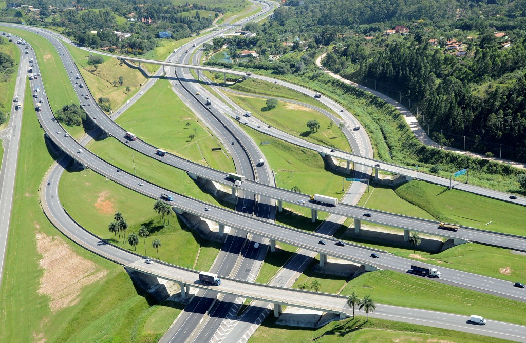 Cidades - CCR AutoBAn espera fluxo de 740 mil veículos durante Operação Natal