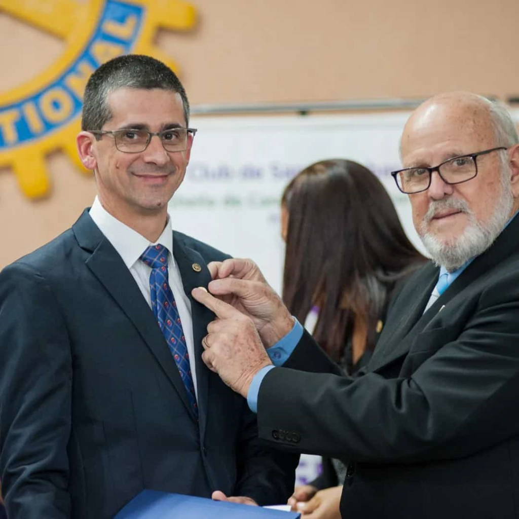 Cidades - Nova diretoria do Rotary SBO toma posse