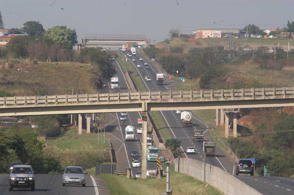 Política - Vereadores se reúnem com engenheiros do DER por melhorias na SP-304