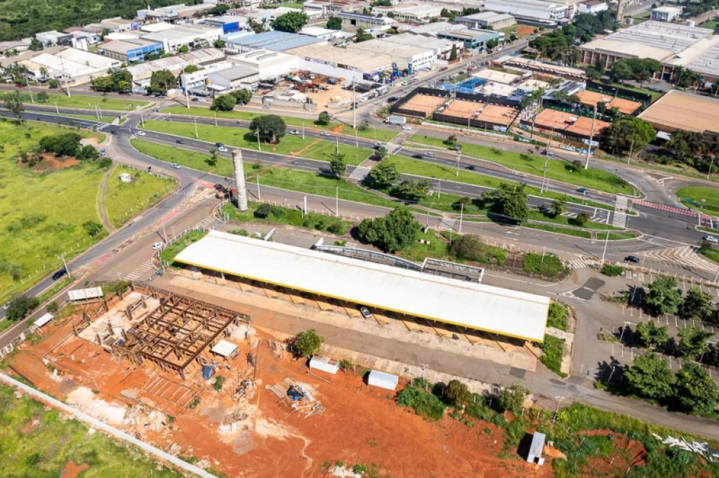 Cidades - Primeiros serviços são executados na obra do Novo Terminal Urbano de Santa Bárbara