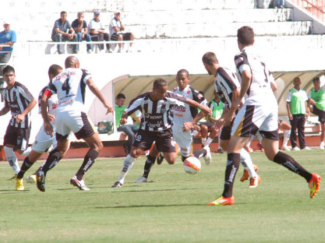 Esporte - Tigre vence e acaba com o tabu