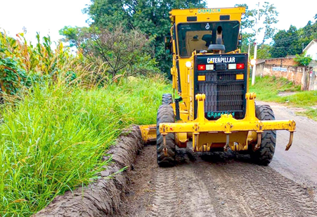 Foto Do Dia - Prefeitura segue com serviços de conservação de vias