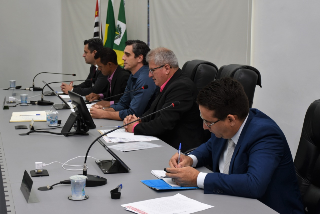 Cidades - Prefeito de SB  participa  da 1ª sessão camarária de 2023