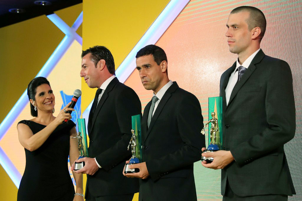 Esporte - Melhor do Brasileirão 2016, Claus quer apitar Copa do Mundo