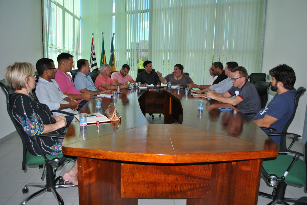 Política - Secretária de Saúde se reúne com Comissão de Política Social 