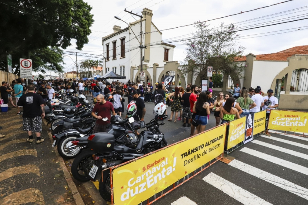 Cidades - Confira informações de trânsito do Carnaval Duzenta 2023 de Santa Bárbara