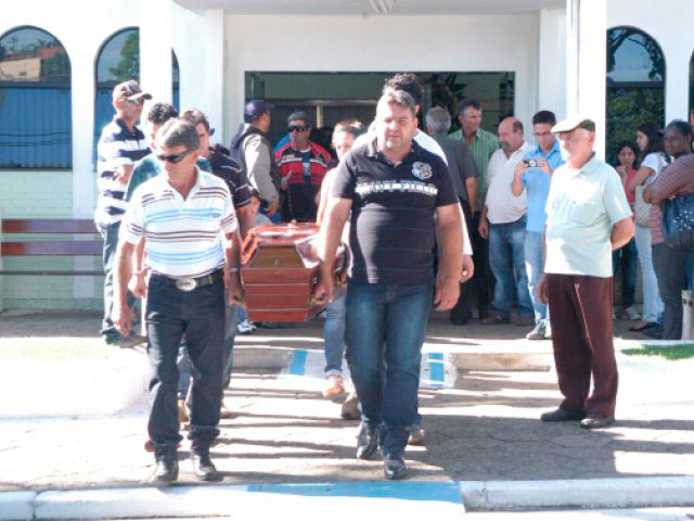  - Latrocínio: corpo de idosa é sepultado em Rio das Pedras