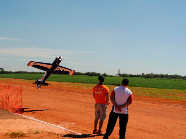 Cultura - Clube Barbarense de Modelismo 1º Giant SBO