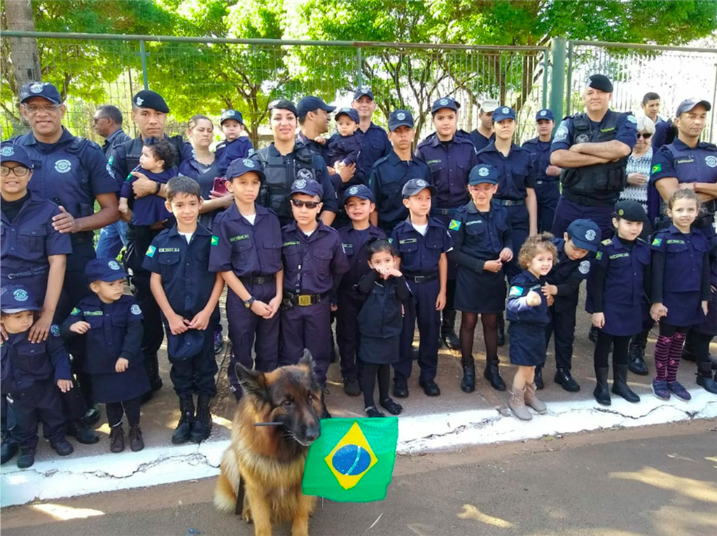 Foto Do Dia - Participando do desfile