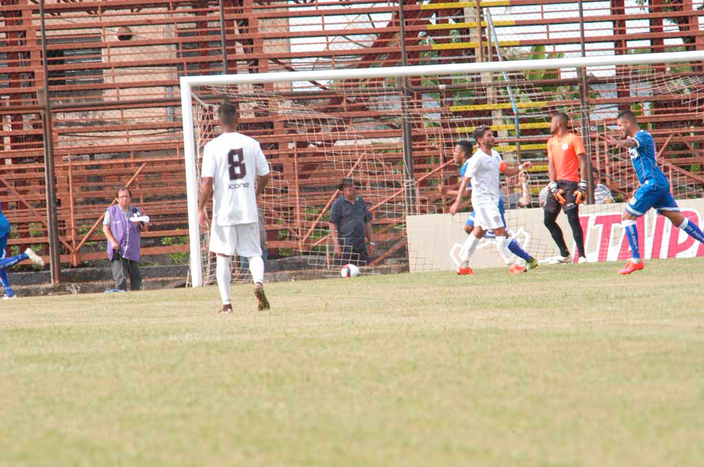 Esporte - UNIÃO PERDE O QUARTO JOGO SEGUIDO E SE COMPLICA