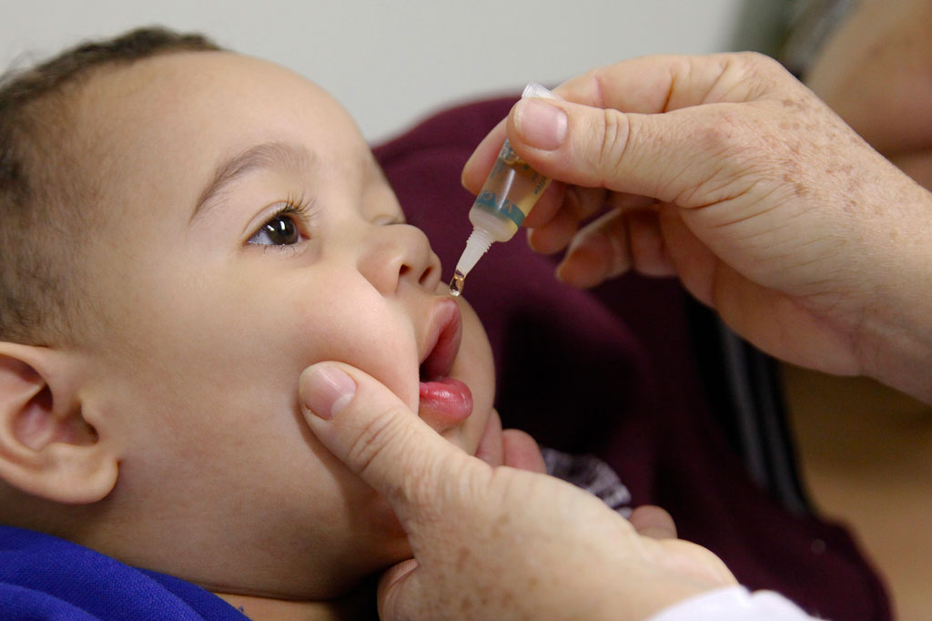 Saúde - 1 em cada 4 crianças da região já está imunizada contra polio e sarampo