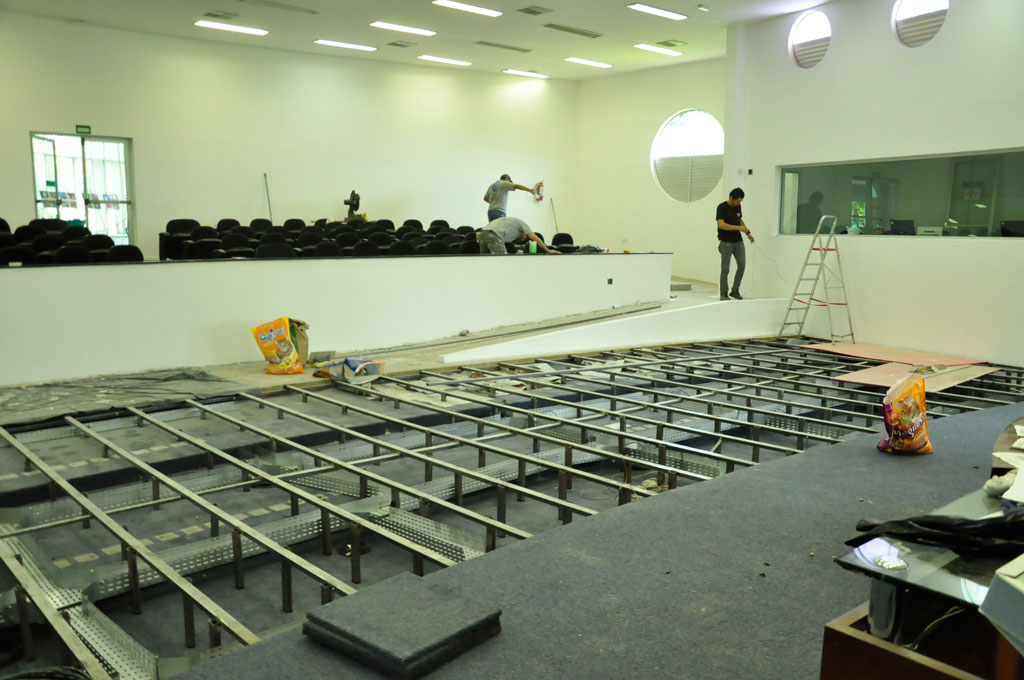 Política - Câmara prevê entregar obras do plenário na terça-feira 