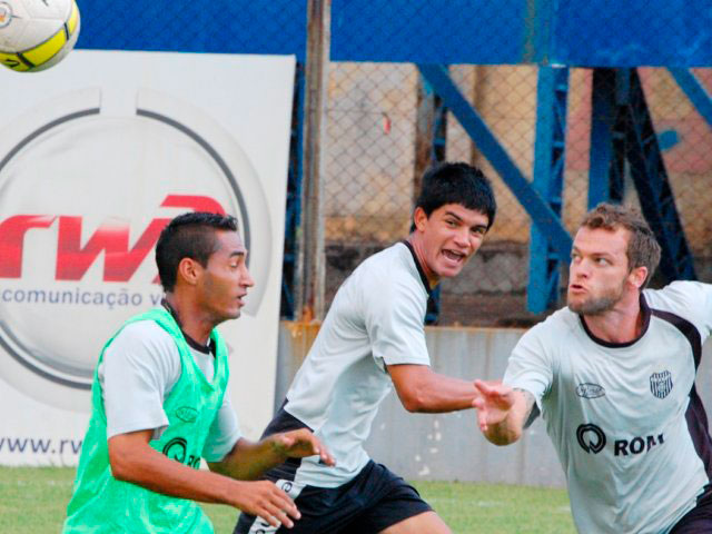 Esporte - União tem 12 jogadores com contrato até 2015