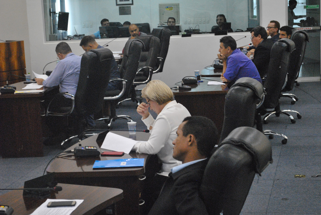 Política - Vereadores aprovam dois projetos e um substitutivo na 18ª RO