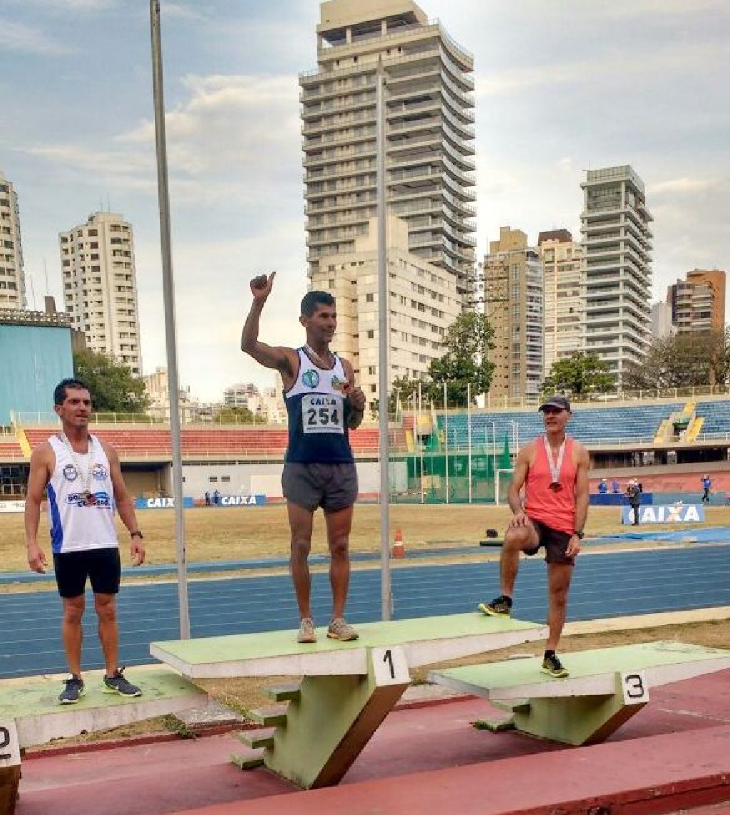 Esporte - Barnabé conquista 3 medalhas no estadual master