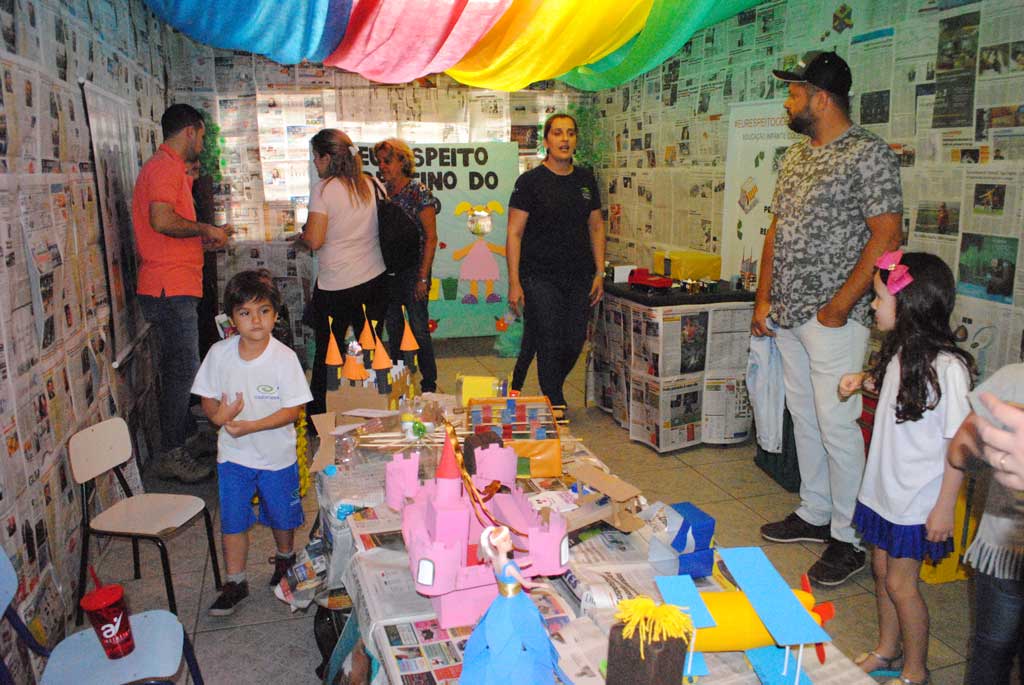 Educação - Feira Científico–Cultural do Colégio Ideal atrai comunidade e familiares