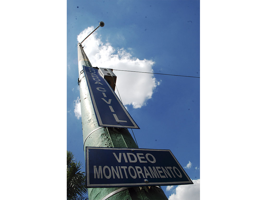 Política - Projeto de Lei proíbe multa por videomonitoramento