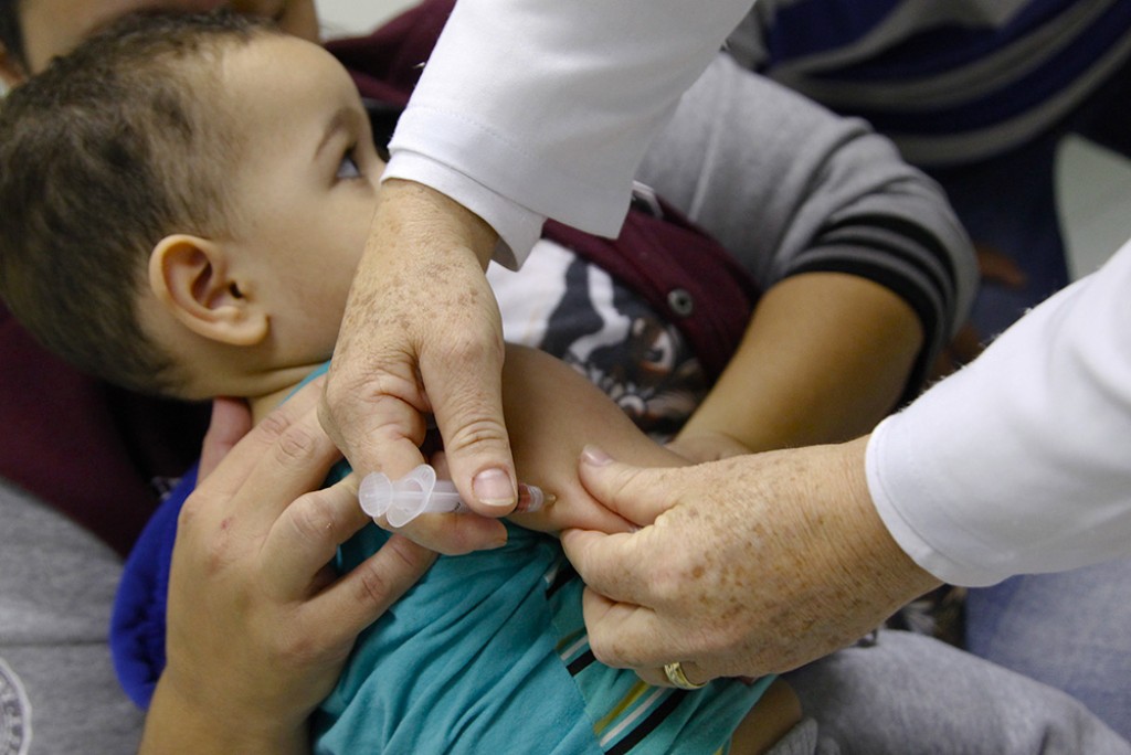 Saúde - Santa Bárbara bate meta de vacinação de sarampo