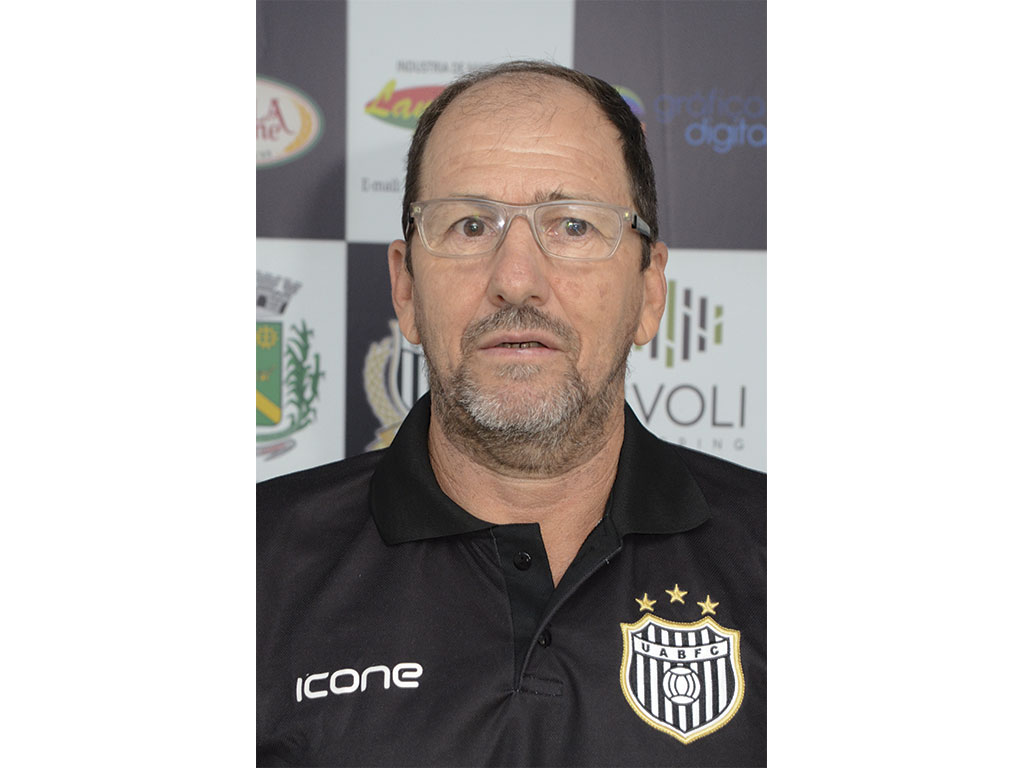 Esporte - Alegando contensão de despesas União demite o auxiliar Toni Ferreira