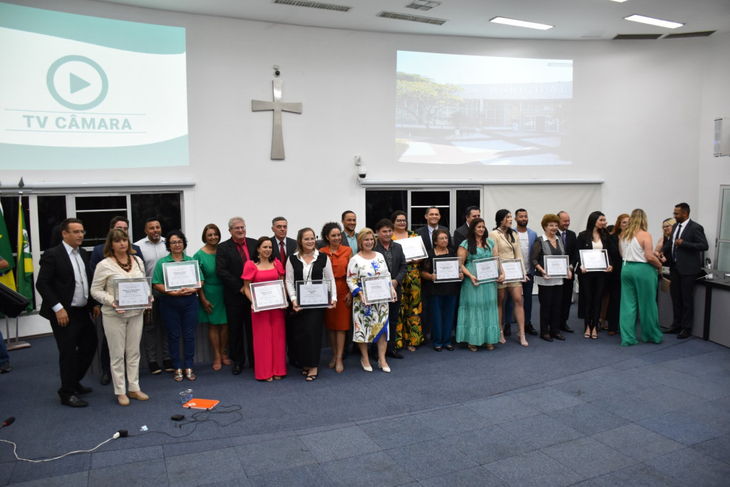 Cidades - Câmara entrega o prêmio “Mulheres   Destaques do Ano” a 13 homenageadas