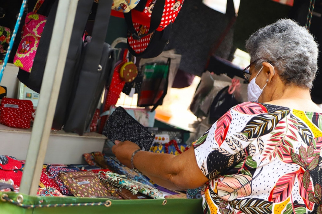 Cidades - Feira de Artesanato de Santa Bárbara traz trabalhos de 10 artesãos até dia 15