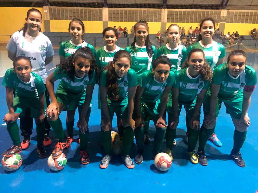 Esporte - Futsal barbarense estreia com goleada