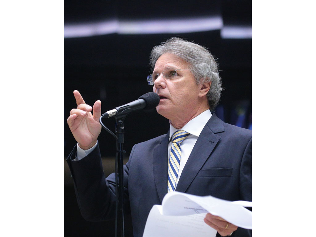 Política - Macris é eleito vice-presidente da Comissão de Viação e Transportes