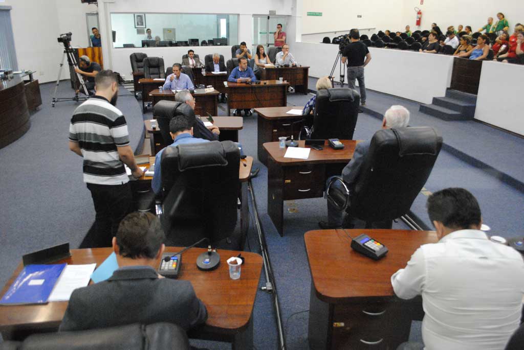 Política - Aprovado projeto de lei que mantém alíquota de IPTU para terrenos vazios 