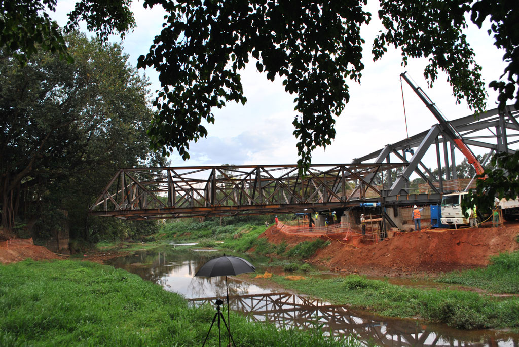 Cultura - Estrutura da Ponte do Ribeirão dos Toledos é deslocada