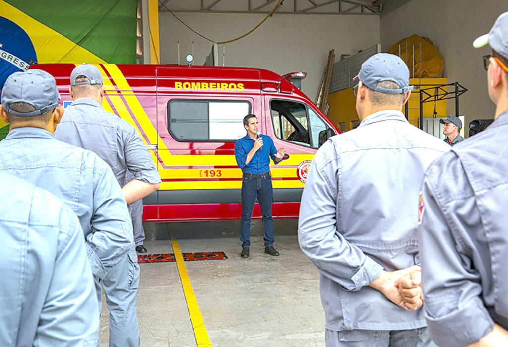 Foto Do Dia - Entrega nova viatura para o Corpo de Bombeiros