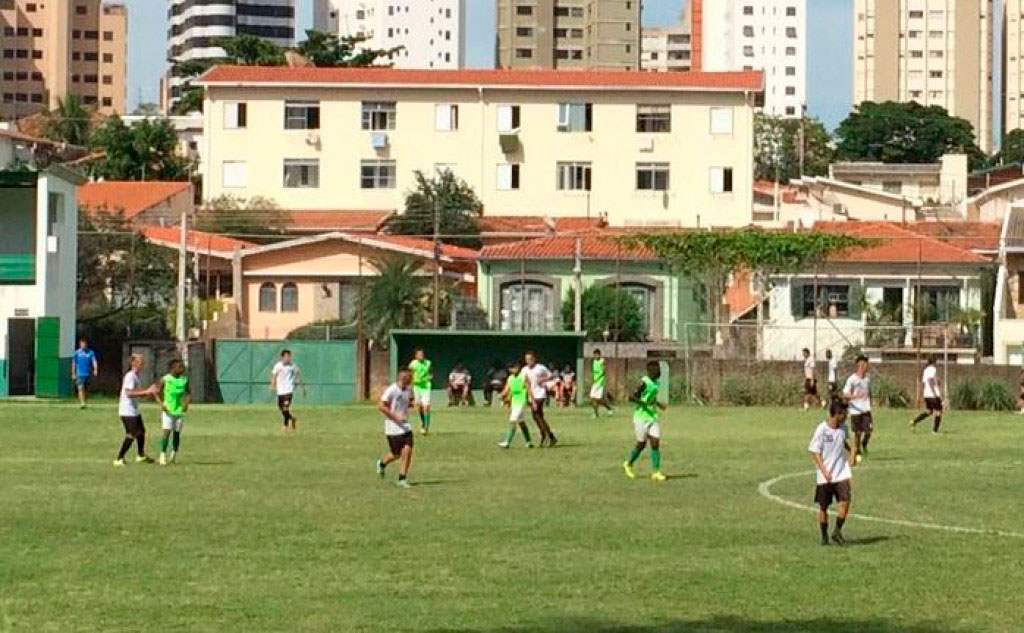 Esporte - Sub-19 perde com pênalti duvidoso