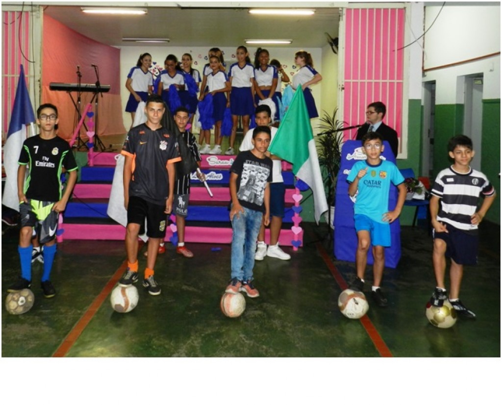 Educação - Escola Coronel realiza 1º Sarau e homenageia voluntários do PSF