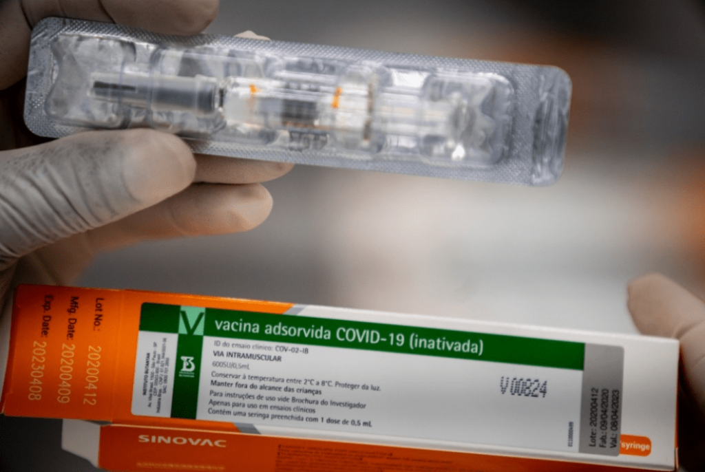  - Governo de SP distribui 305 mil vacinas contra COVID-19 para 28 locais