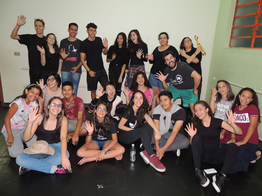 Cultura - Curso Teatrando apresenta “Santa Emancipação”