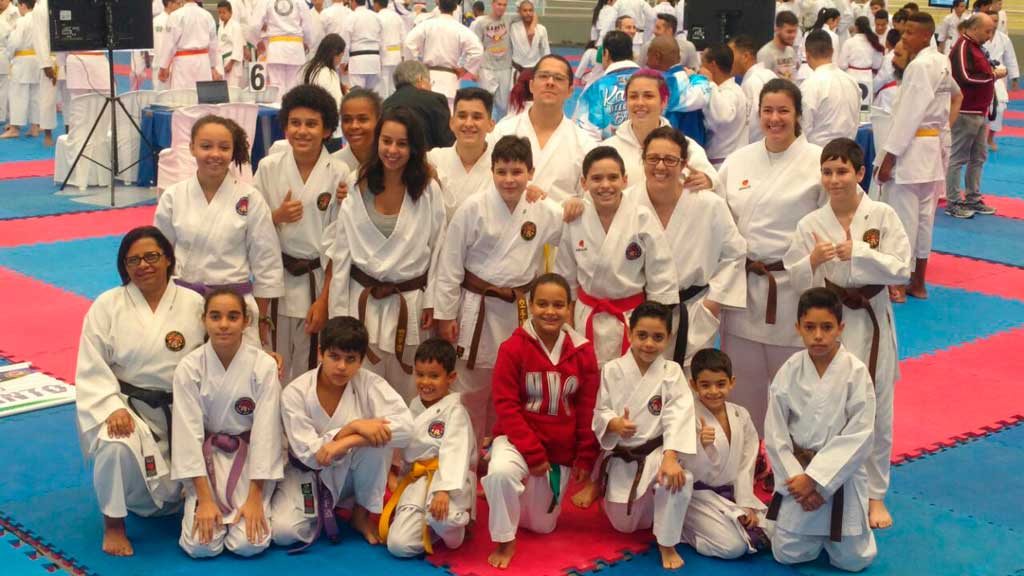 Esporte - Karatê conquista 19 medalhas em competição