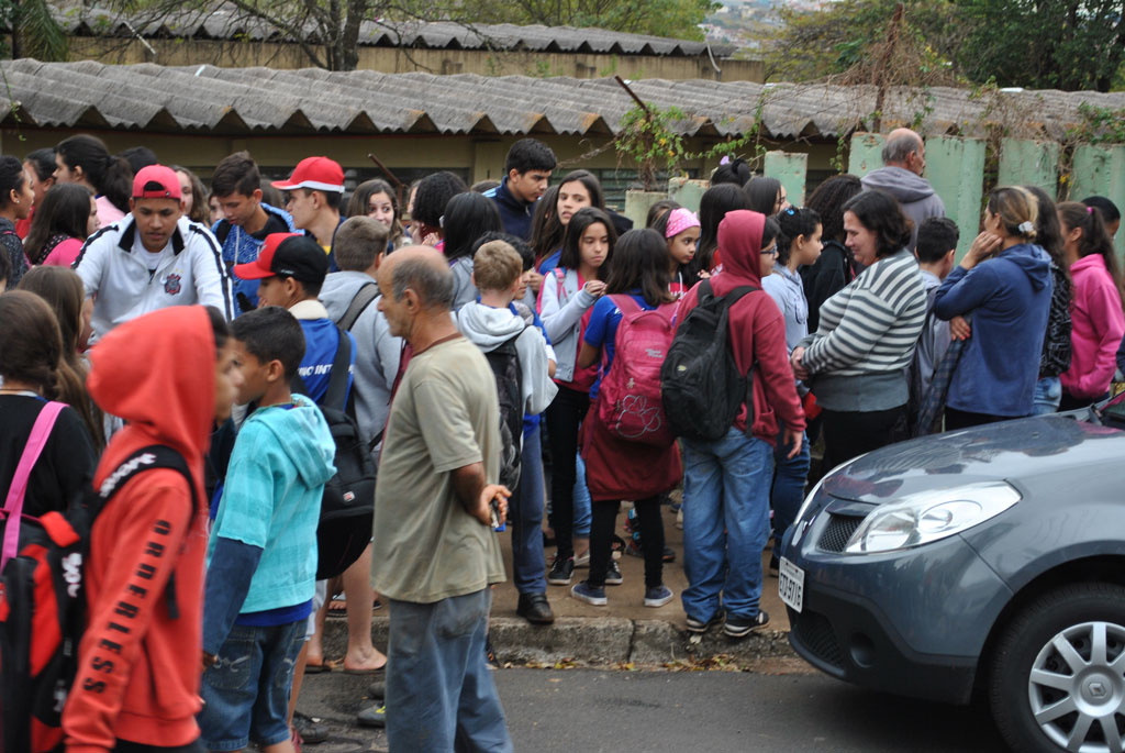 Educação - Alunos retornam as aulas na rede pública