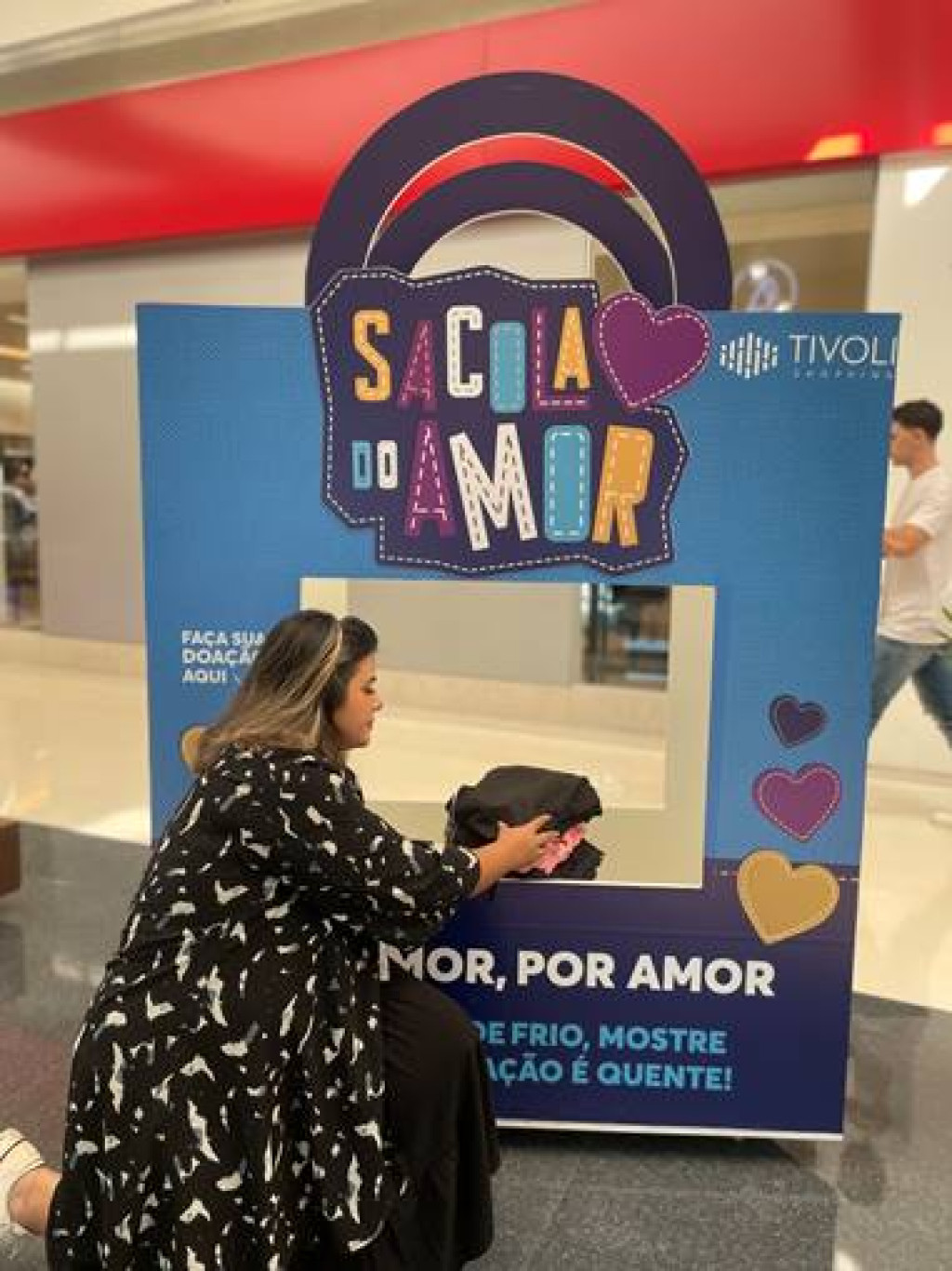 Cidades - Solidariedade: “Sacola do Amor” arrecada doações para campanha do agasalho no Tivoli Shopping