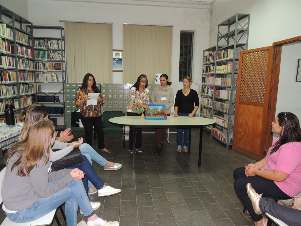 Cultura - Curso Encanta Conto tem encerramento com contação de histórias