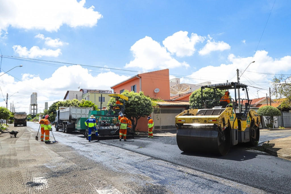 Cidades - Programa de Recuperação de Vias: recapeamento é realizado na Rua do Cloro