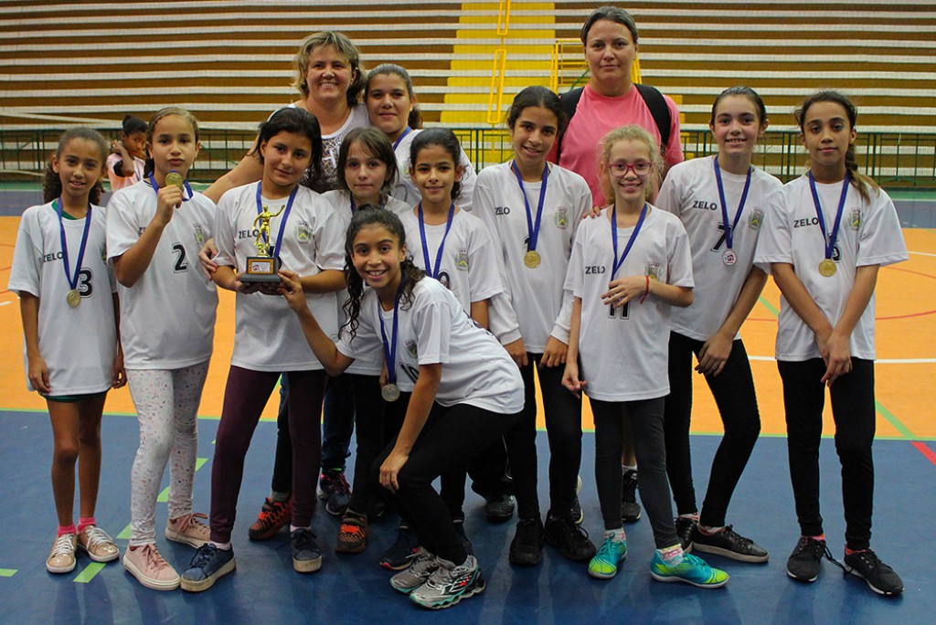 Esporte - CAIC Irmã Dulce e EMEFEI Zelo vencem futsal dos Jogos Escolares 