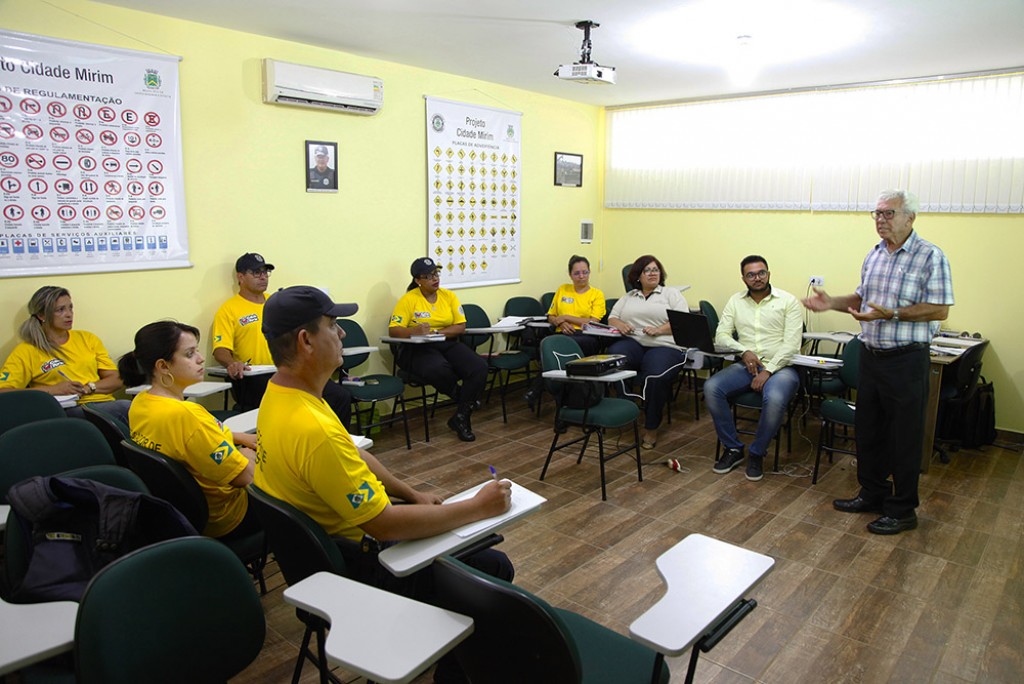Educação - Cidade Mirim de Trânsito: educadores participam de formação
