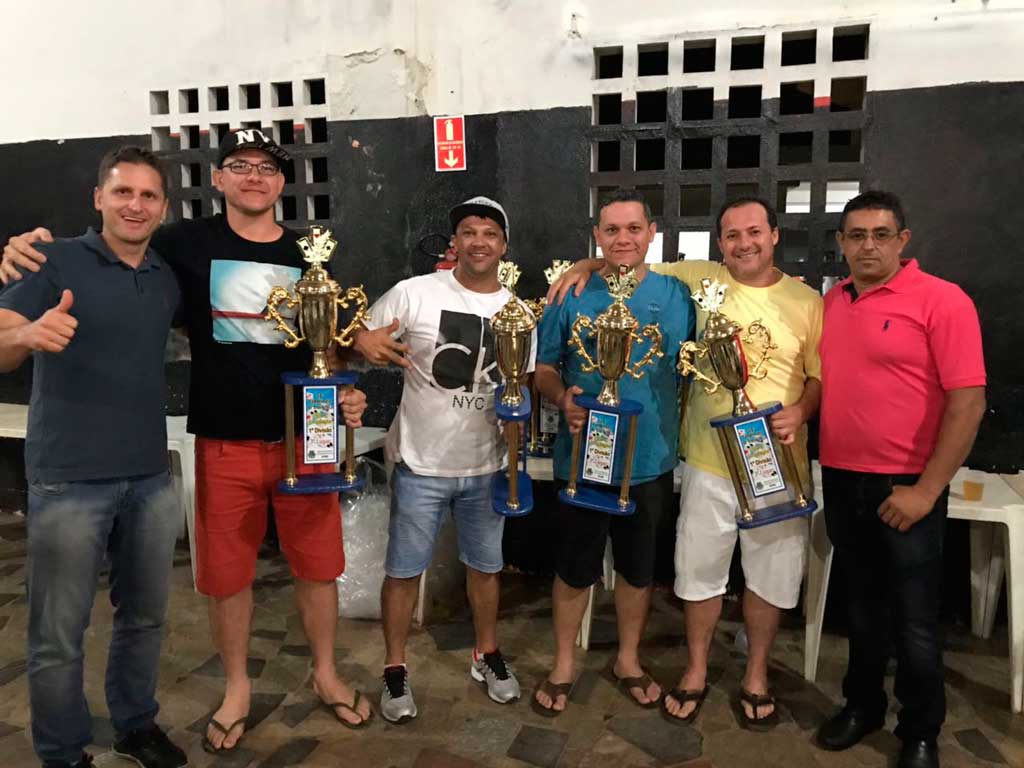 Esporte - New Car e Maurão Lanches são campeões no truco de 2017