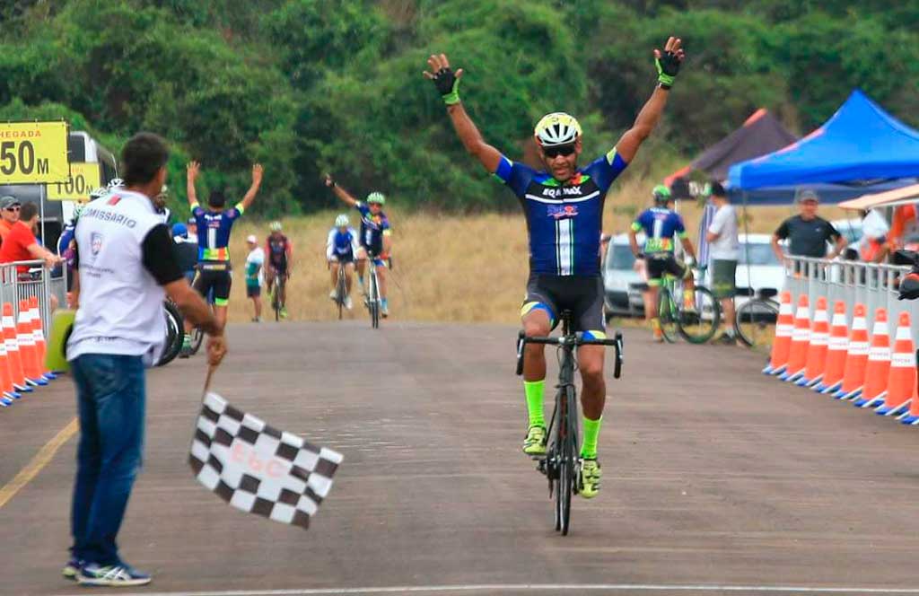 Esporte - Ciclismo de SB conquista dois títulos paulistas