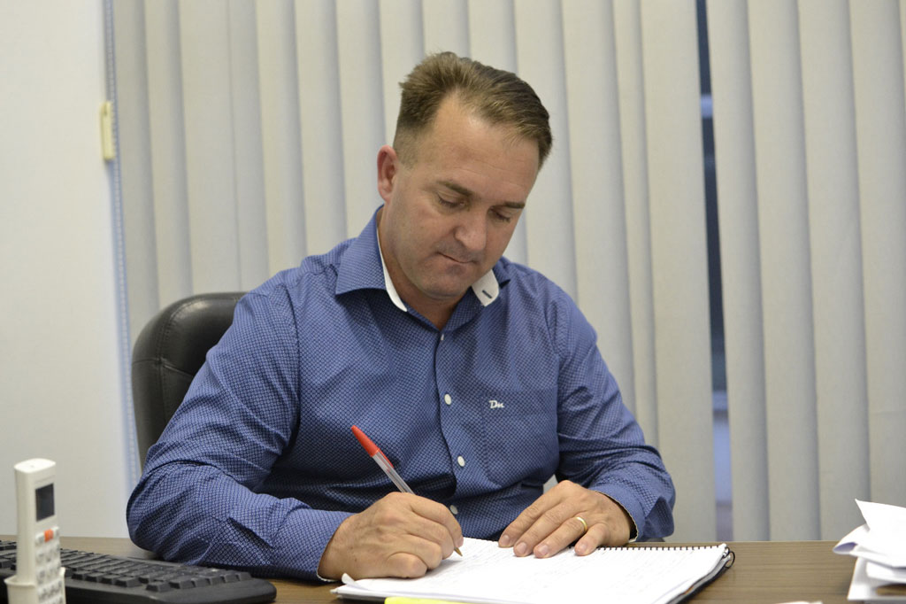 Política - Câmara recebe 1º projeto do ano 