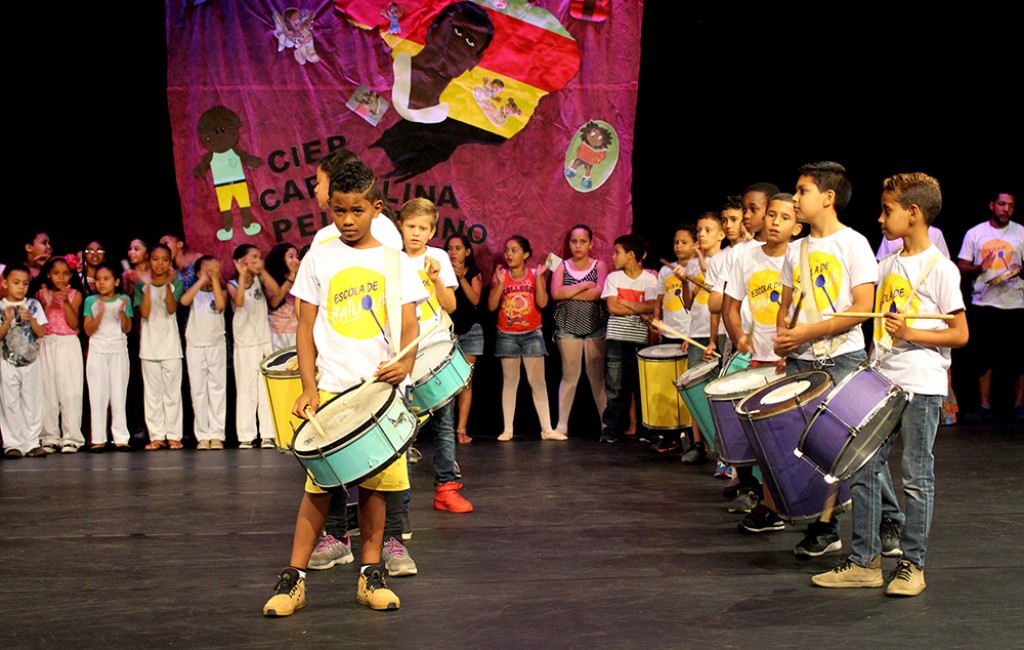 Educação - Alunos do “CIEP Carmelina” emocionam público com “Infância Negra”